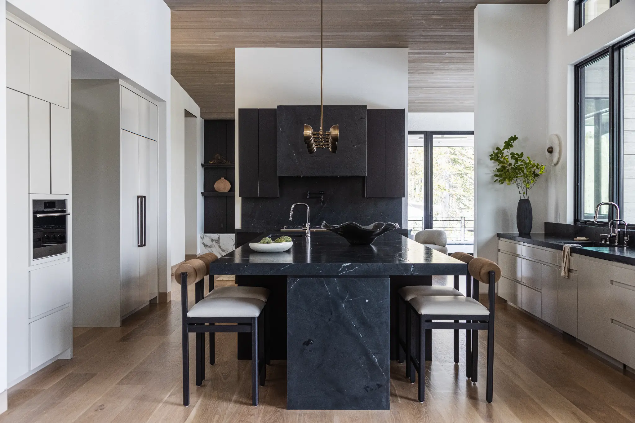 327 – WPC – 2024 – Interior — photo 5
