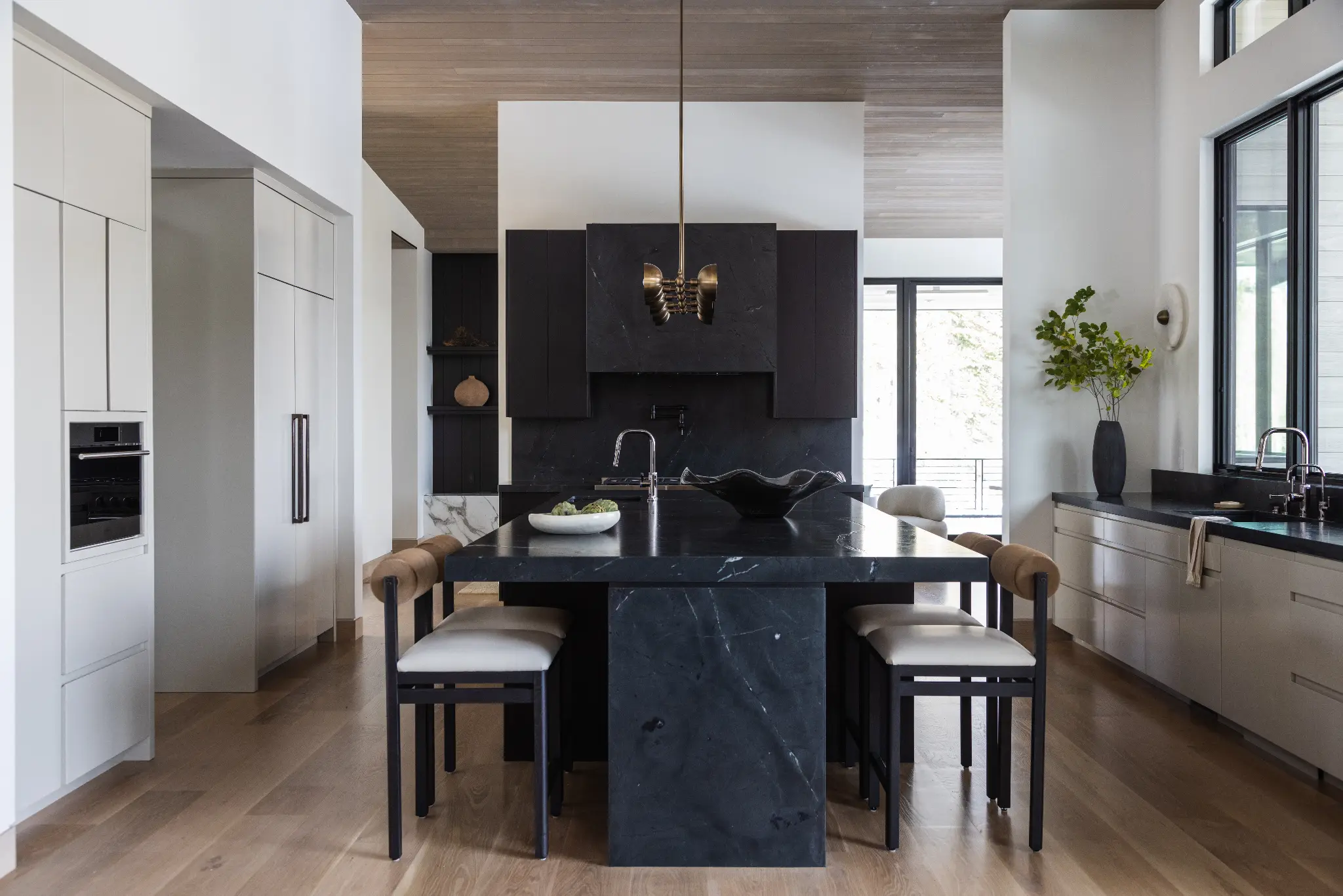327 – WPC – 2024 – Interior — photo 6