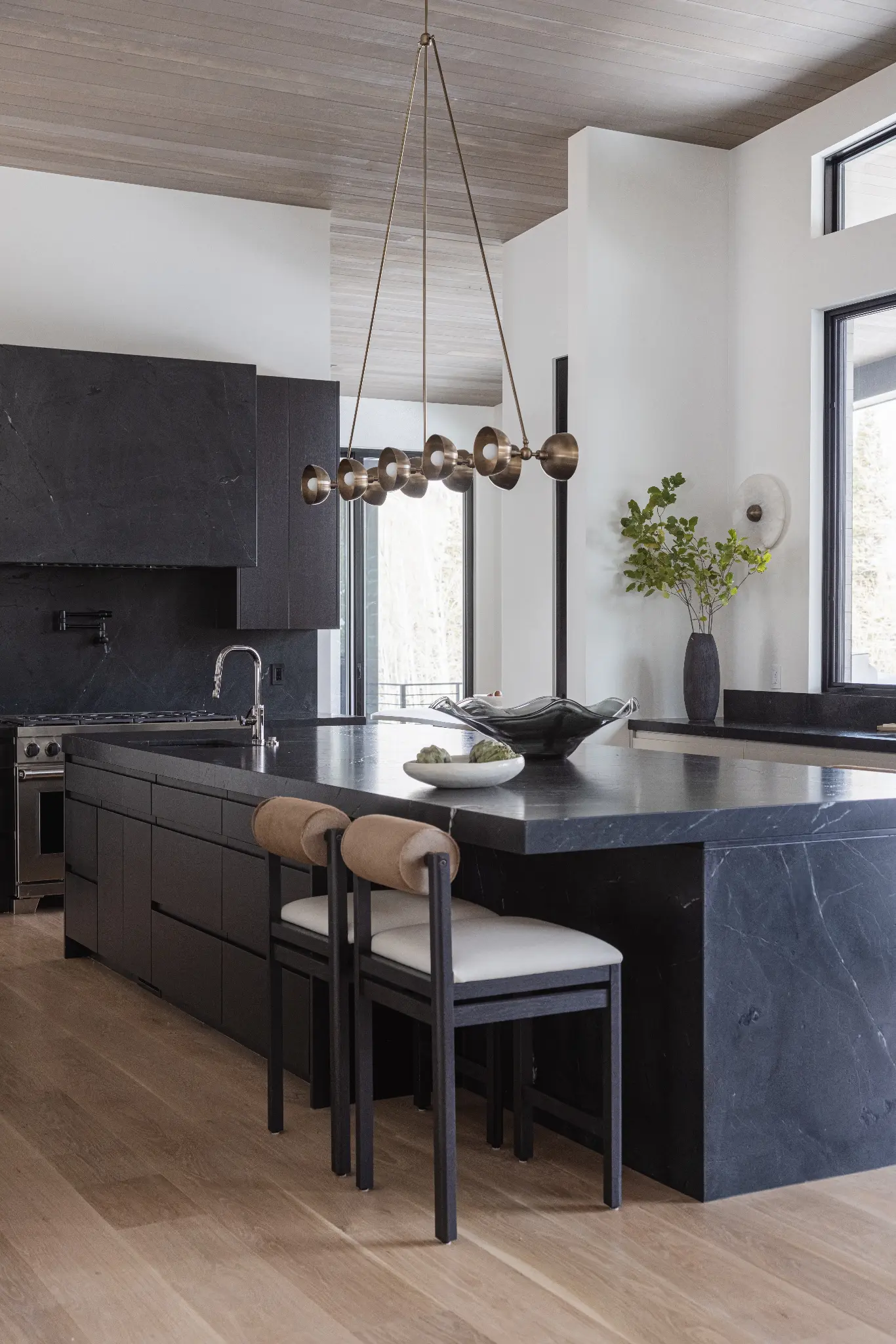 327 – WPC – 2024 – Interior — photo 7