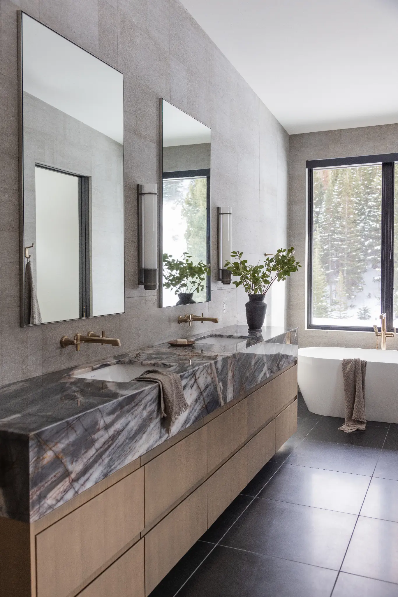 327 – WPC – 2024 – Interior — photo 11