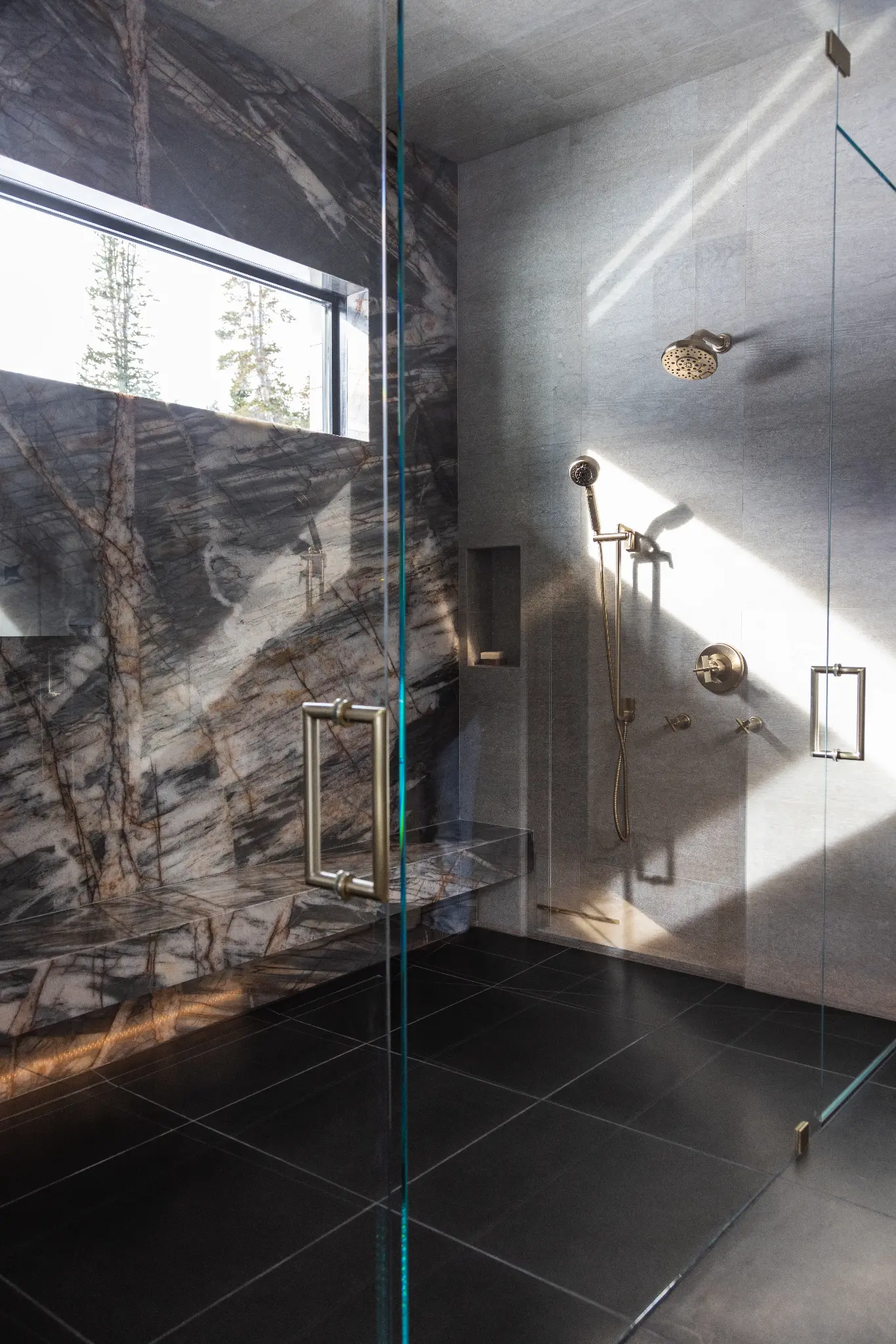327 – WPC – 2024 – Interior — photo 12