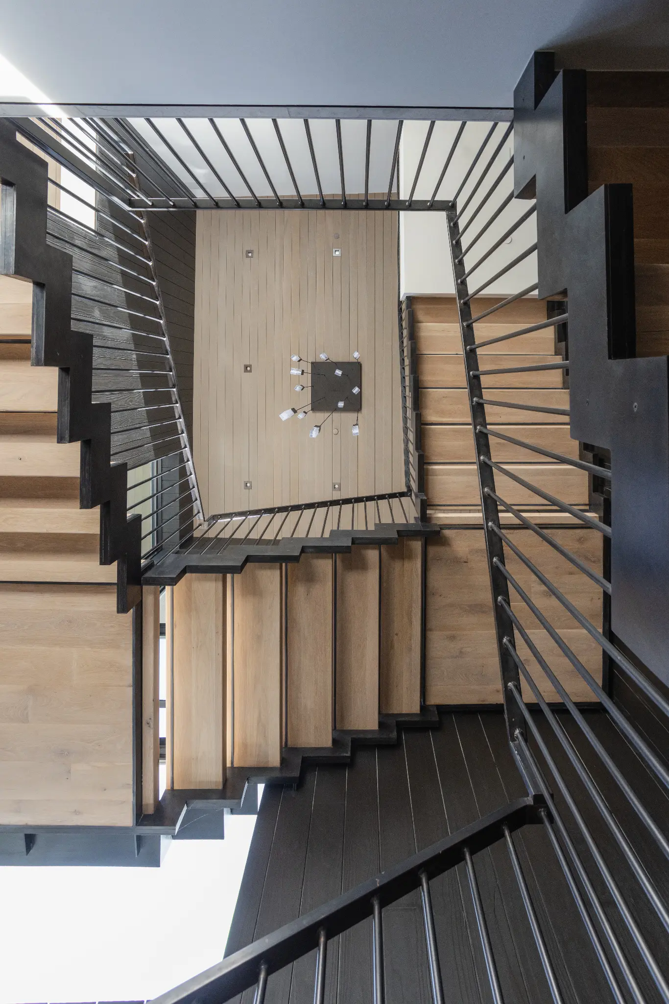 327 – WPC – 2024 – Interior — photo 32