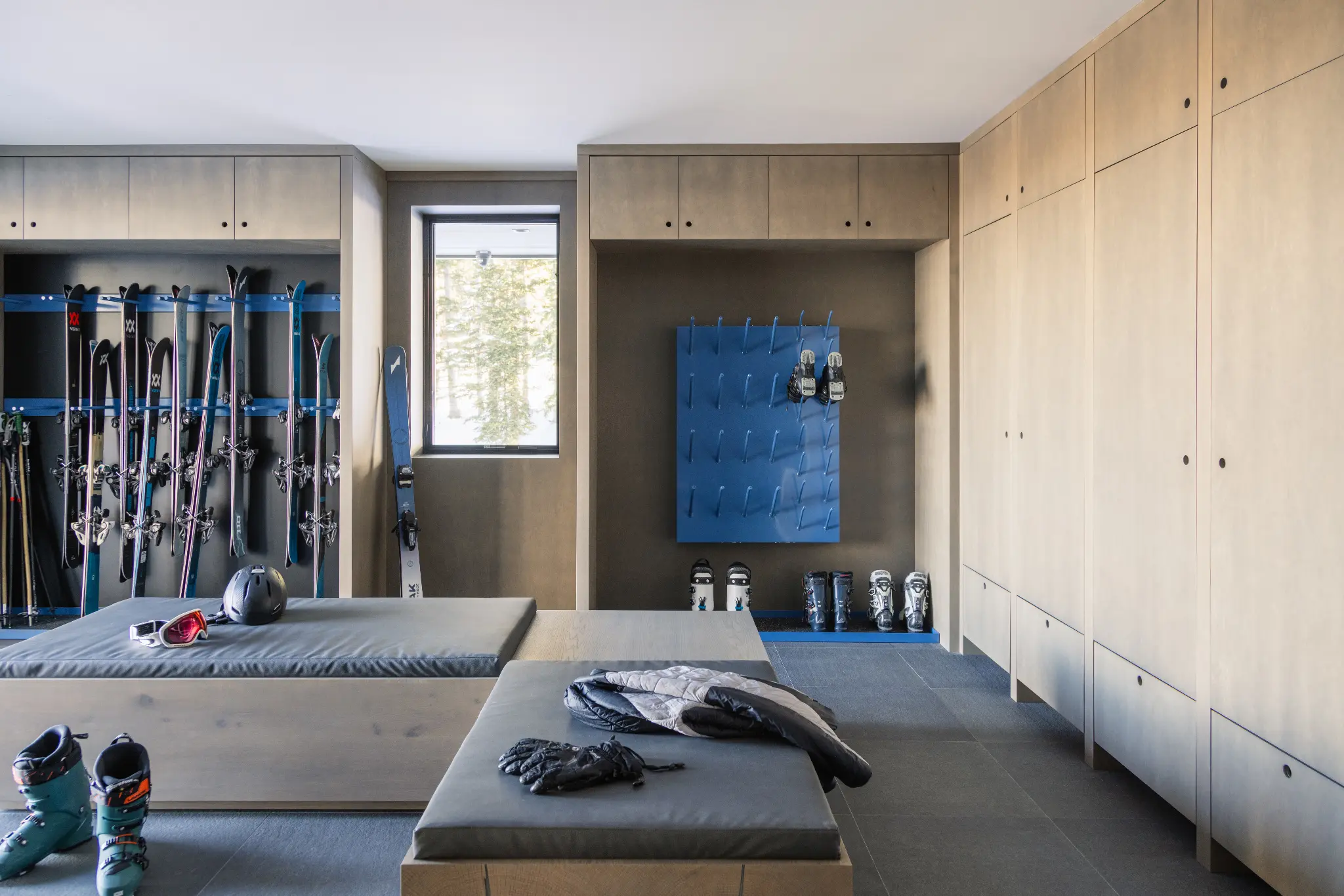 327 – WPC – 2024 – Interior — photo 56