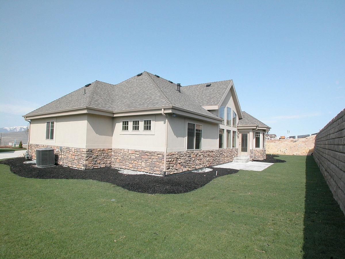 Red Maple Court — photo 24
