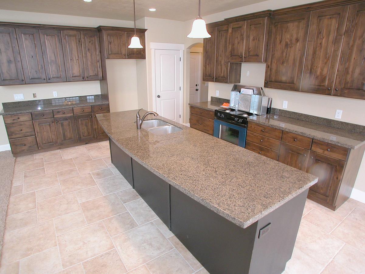 Red Maple Court — photo 3
