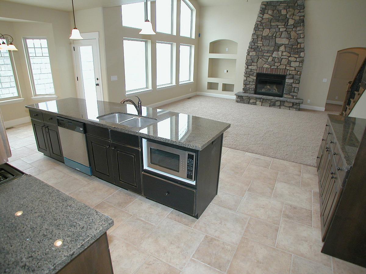 Red Maple Court — photo 2